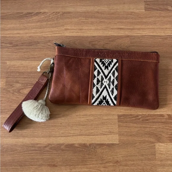 Nena and Co Cafe Brown Leather Clutch with Tribal Pattern Womanhood - Picture 4 of 5
